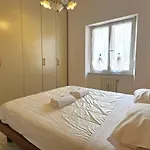 Al Ludomar, Cozy Flat And Free Park Apartmán *