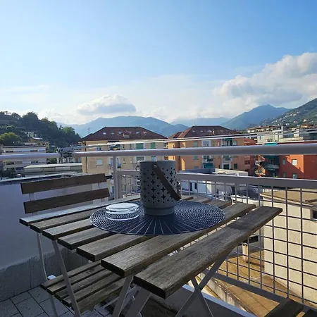 Al Ludomar, Cozy Flat And Free Park