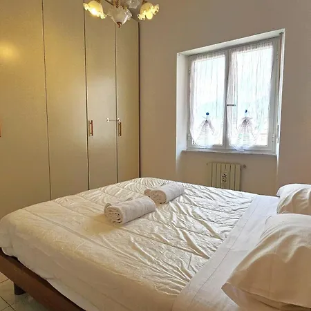 Al Ludomar, Cozy Flat And Free Park Lejlighed *