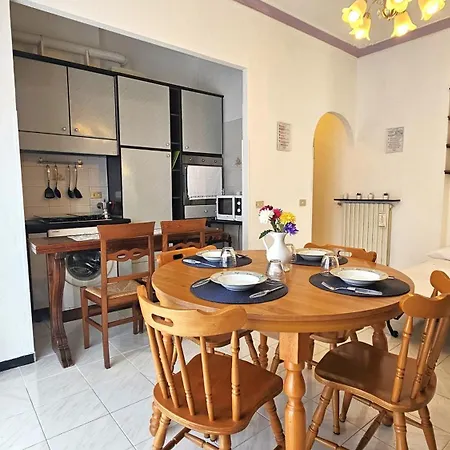 Al Ludomar, Cozy Flat And Free Park *