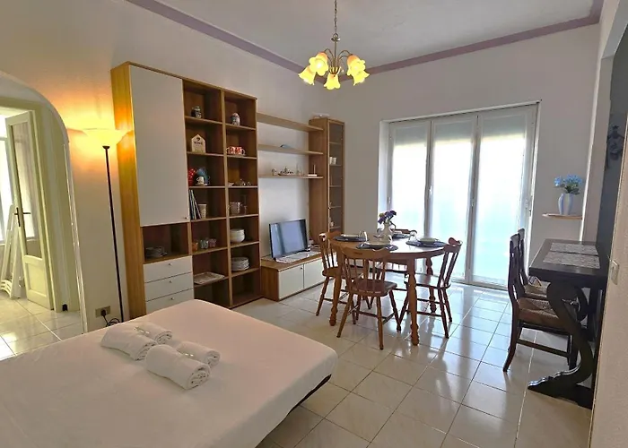 Al Ludomar, Cozy Flat And Free Park Apartmán *