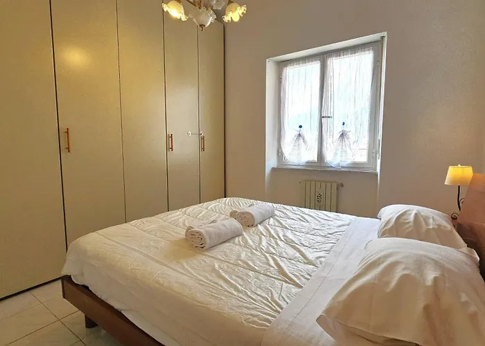 Al Ludomar, Cozy Flat And Free Park Apartmán *